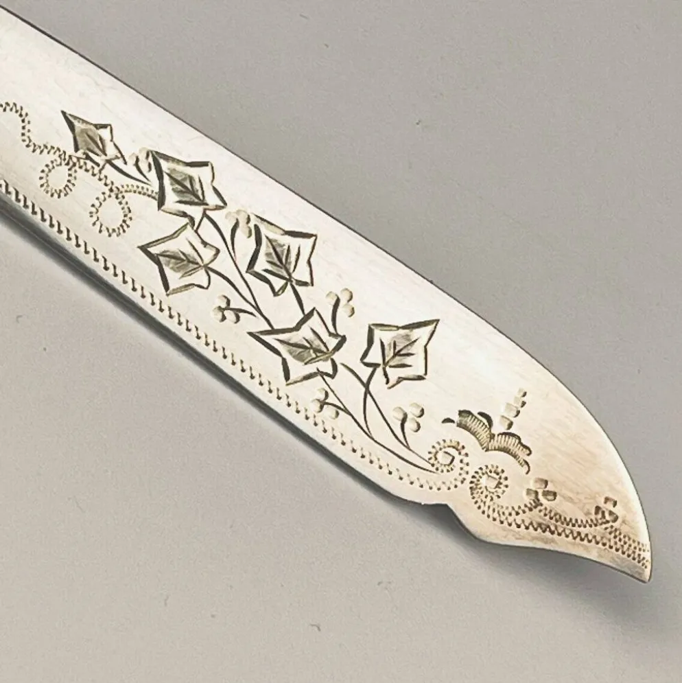 Couteaux et Fourchettes à Poisson en Argent Plaqué Ancien pour 12 personnes de Sheffield, Angleterre, années 1910, Ensemble de 24