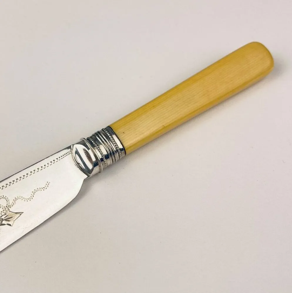 Couteaux et Fourchettes à Poisson en Argent Plaqué Ancien pour 12 personnes de Sheffield, Angleterre, années 1910, Ensemble de 24