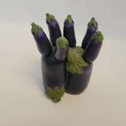6 couteaux + leur support en forme de légume aubergine