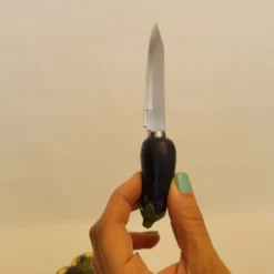 6 couteaux + leur support en forme de légume aubergine