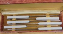 6 couteaux vintage manche bakélite