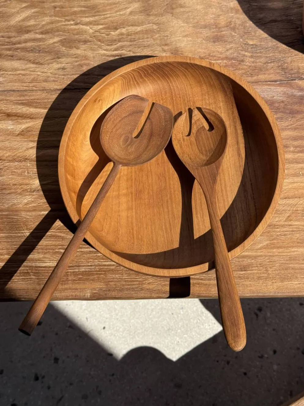 Couvert à salade ou cuiller spatule bout plat fendue en teck L30 D9x8