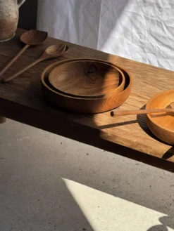 Couvert à salade ou cuiller spatule bout plat fendue en teck L30 D9x8