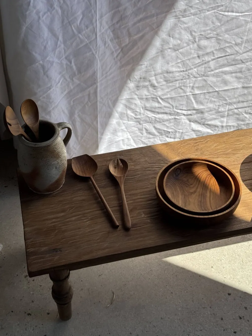Couvert à salade ou cuiller spatule bout plat fendue en teck L30 D9x8