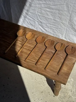 Couvert à salade ou cuiller spatule bout plat fendue en teck L30 D9x8