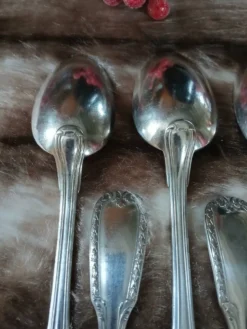 14 couverts anciens en métal argenté