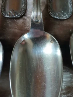 14 couverts anciens en métal argenté