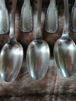 14 couverts anciens en métal argenté