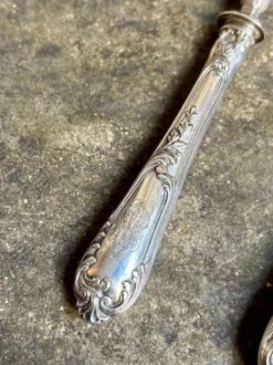 4 couverts à bonbon en argent chiffrés