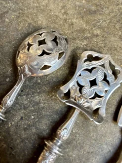 4 couverts à bonbon en argent chiffrés