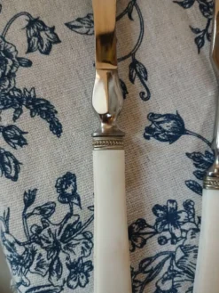 3 couverts de service anciens