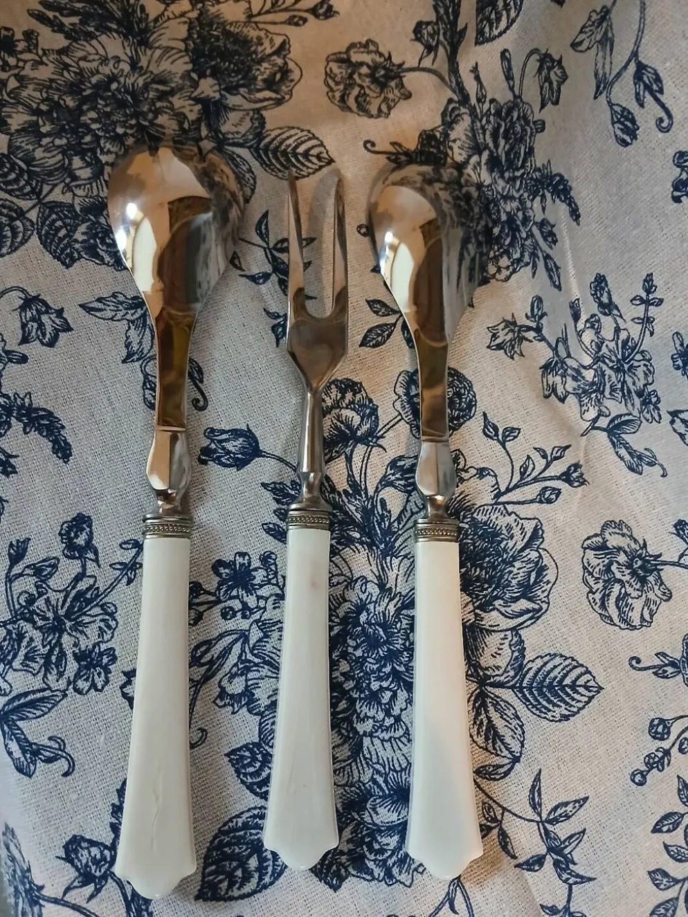 3 couverts de service anciens