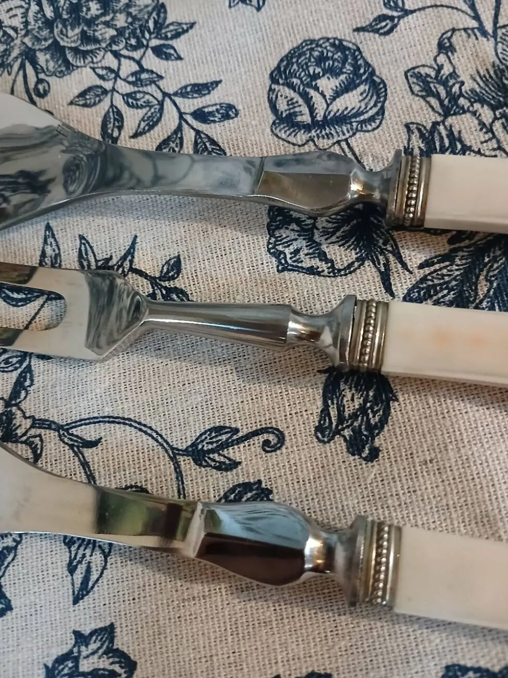 3 couverts de service anciens