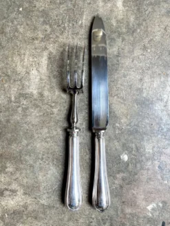 2 couverts de service, à viande Christofle en métal argenté, motif 