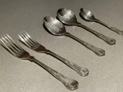 Couverts de table (couteau et fourchette) en métal argenté, ensemble de 37 pièces, Angleterre, vintage Art Déco