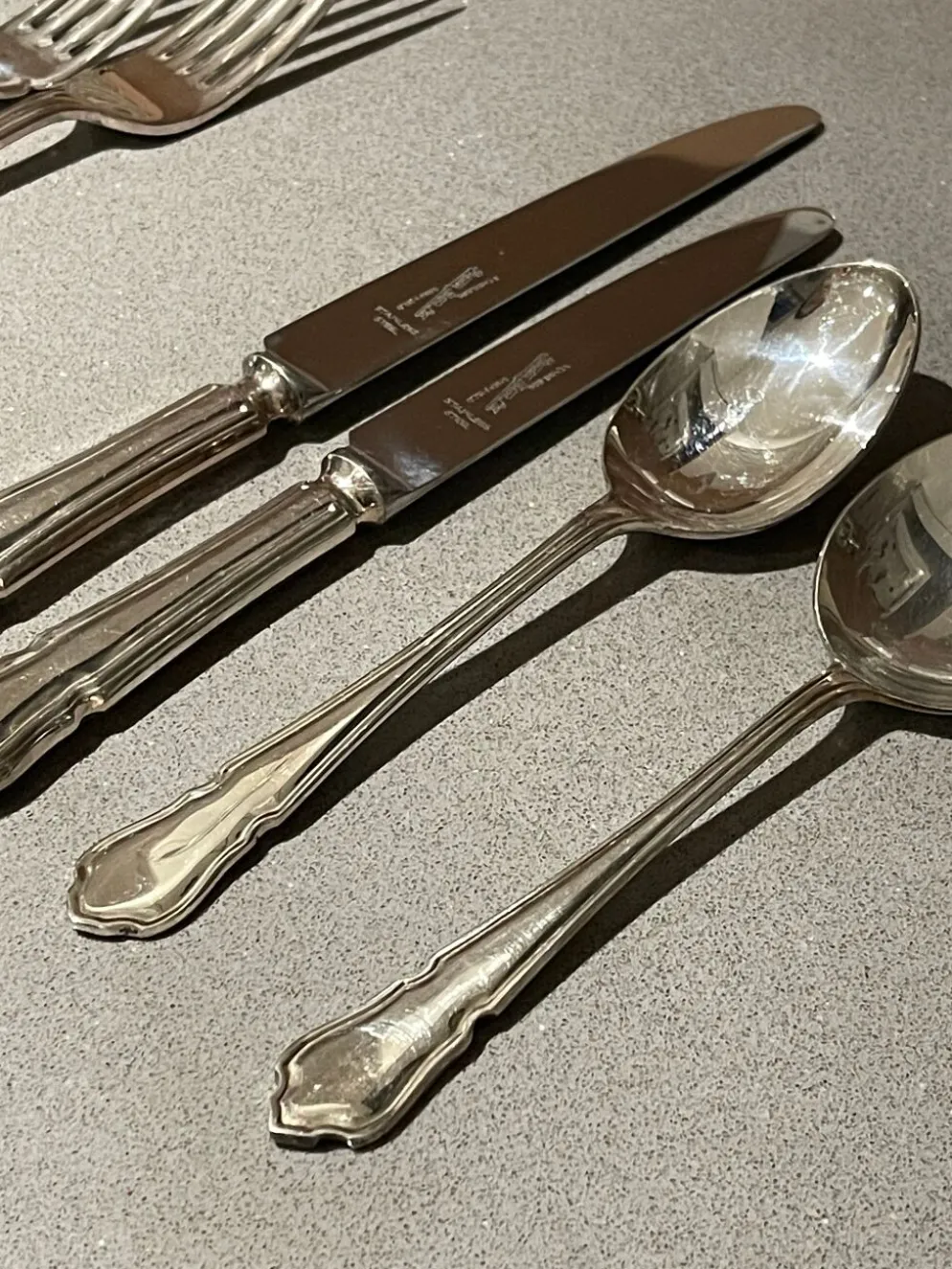 Couverts en argent massif, ensemble de couteaux et fourchettes, 37 Angleterre, antique Art Déco