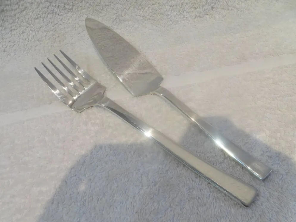 Couvert à servir le poisson 2p métal aregnté orfèvre Christofle Concorde
