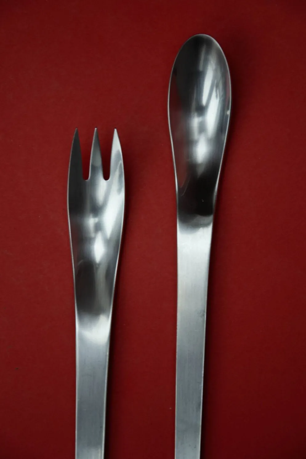 Couverts à salade AJ dessinés par Arne Jacobsen édition Georg Jensen, 1957