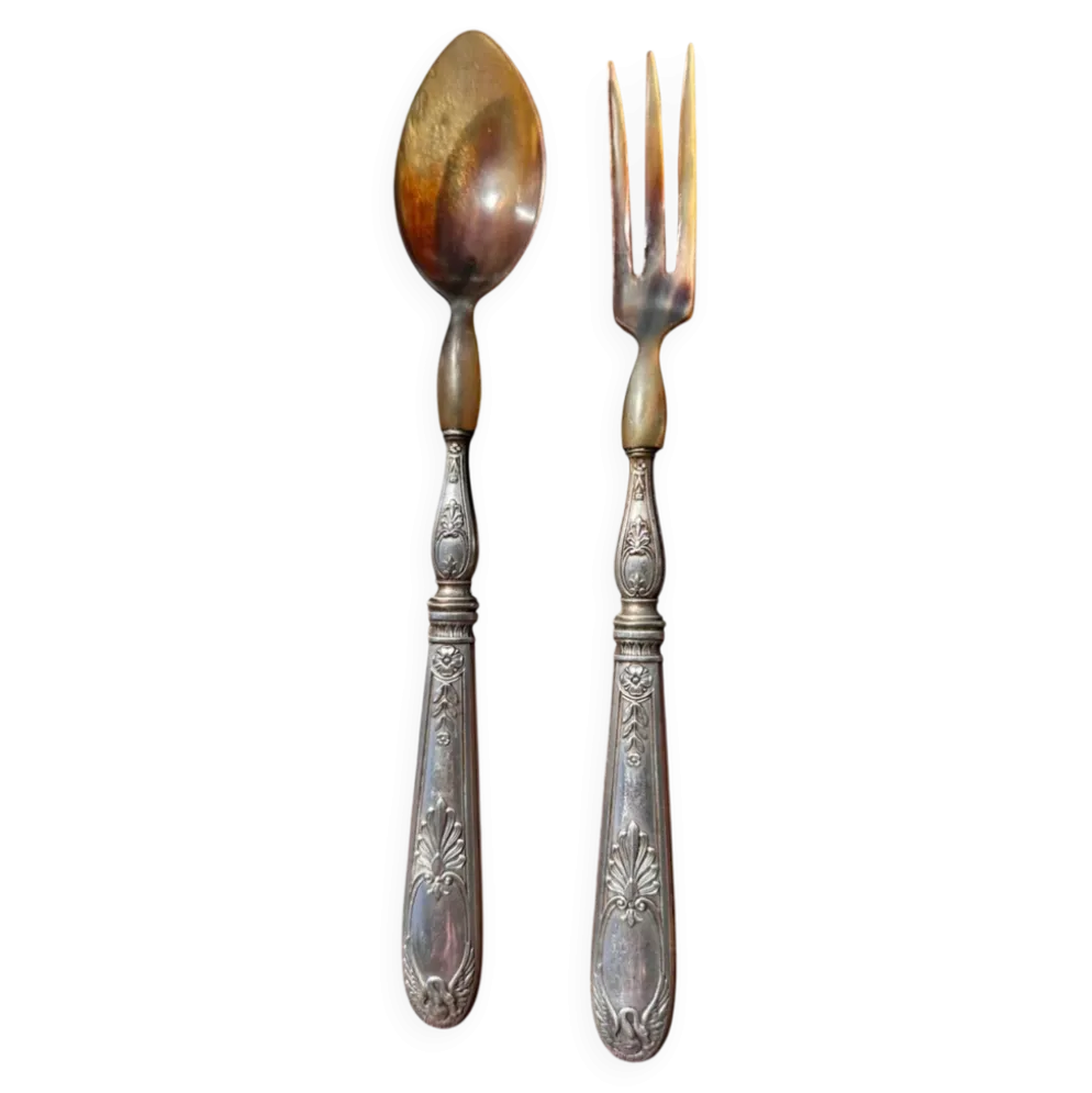 Couverts à Salade Anciens en Corne et Métal Argenté fourré Décor Cygnes