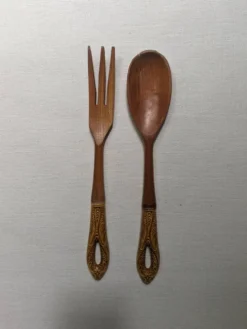 Couverts à salade en bois manche en faïence anciens fabrication artisanale