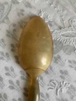 Couverts à salade en corne et métal ciselé années 1920