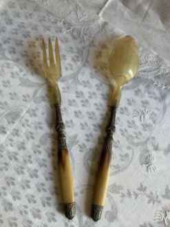 Couverts à salade en corne et métal années 1920
