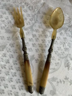 Couverts à salade en corne et métal années 1920