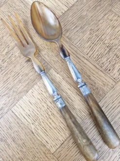 Couverts à salade en métal argenté