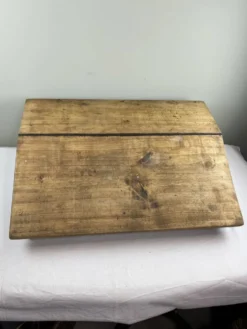 Écritoire ancien en bois massif