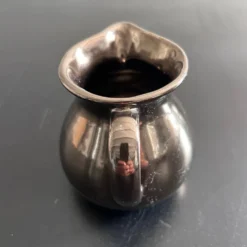 Crémier anglais en faïence bronze