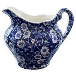 Crémier en porcelaine anglaise