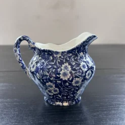 Crémier en porcelaine anglaise
