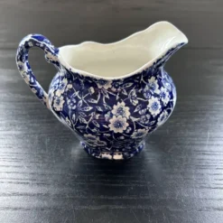 Crémier en porcelaine anglaise