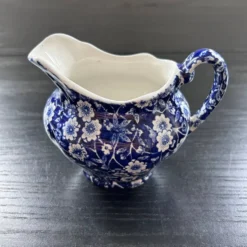 Crémier en porcelaine anglaise
