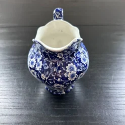 Crémier en porcelaine anglaise