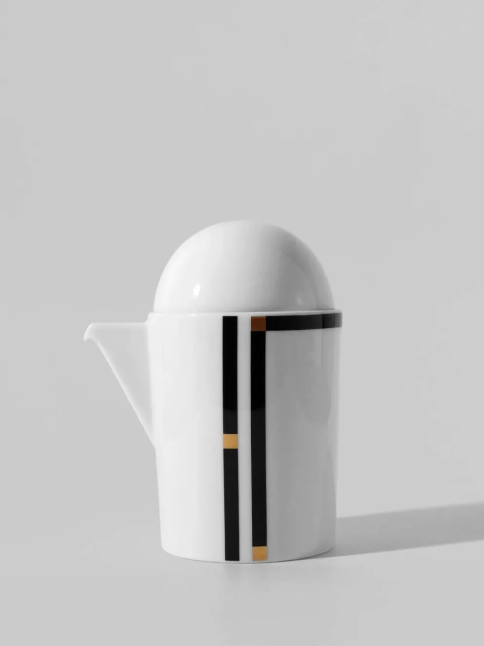 Crémier en porcelaine "Cupola" de Mario Bellini, pour Rosenthal, années 1980.