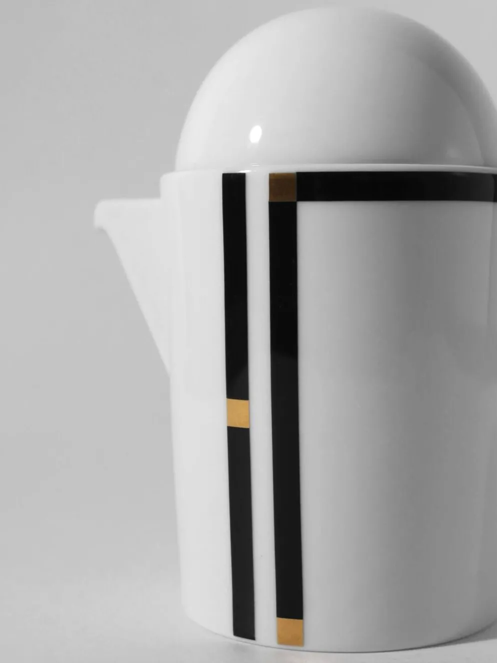 Crémier en porcelaine "Cupola" de Mario Bellini, pour Rosenthal, années 1980.
