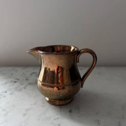 Crémier en porcelaine mordorée