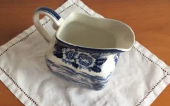 Crémier Lochs of Scotland made in England Loch Leven - décors bleu
