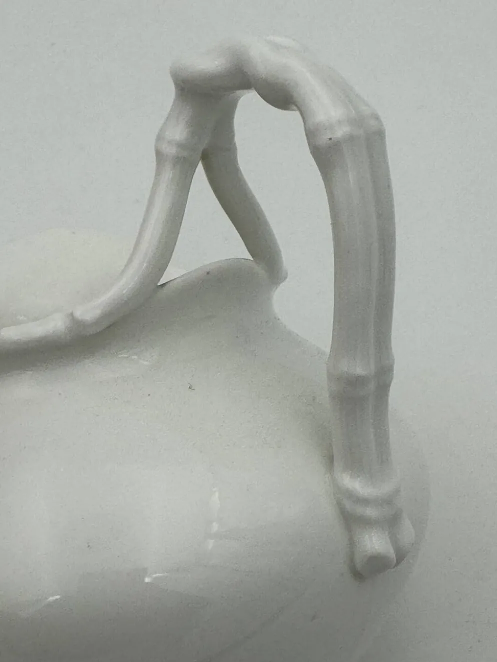Crémier, pot à lait vintage porcelaine blanche