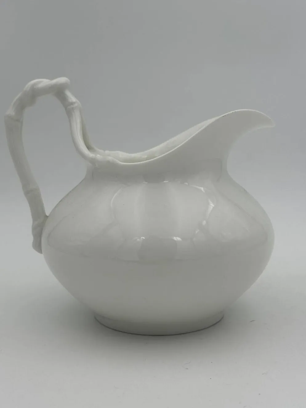 Crémier, pot à lait vintage porcelaine blanche