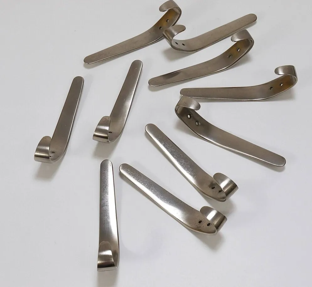 2 crochets muraux vintage en nickel plaqué en laiton par Carl Auböck II, Autriche, années 1950