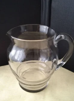 Cruche , pichet , carafe à eau en verre Décor meulé 1.2 L