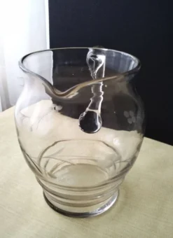 Cruche , pichet , carafe à eau en verre Décor meulé 1.2 L
