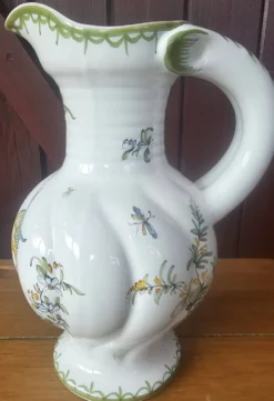 Cruche à torsades