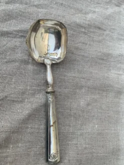 Cuillère a sauce ou à crème, argent belle epoque