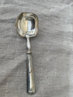 Cuillère a sauce ou à crème, argent belle epoque