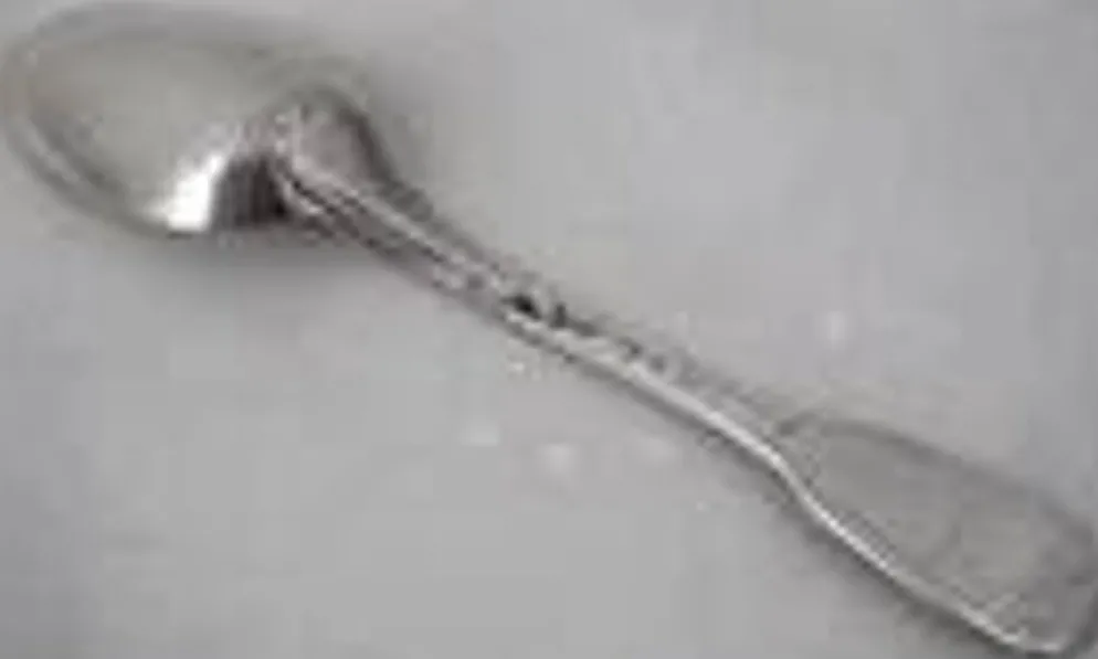Cuillère à entremets, argent massif XVIII, 18 cm, Paris modèle au Filet.