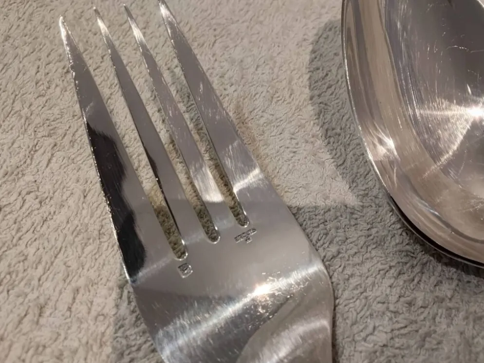 Cuillère et fourchette à ragout en métal argenté orfèvre Ercuis Louis XV