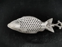 Cuillère figurative en laiton polonais en forme de poisson par SW Varsovie, années 1900.